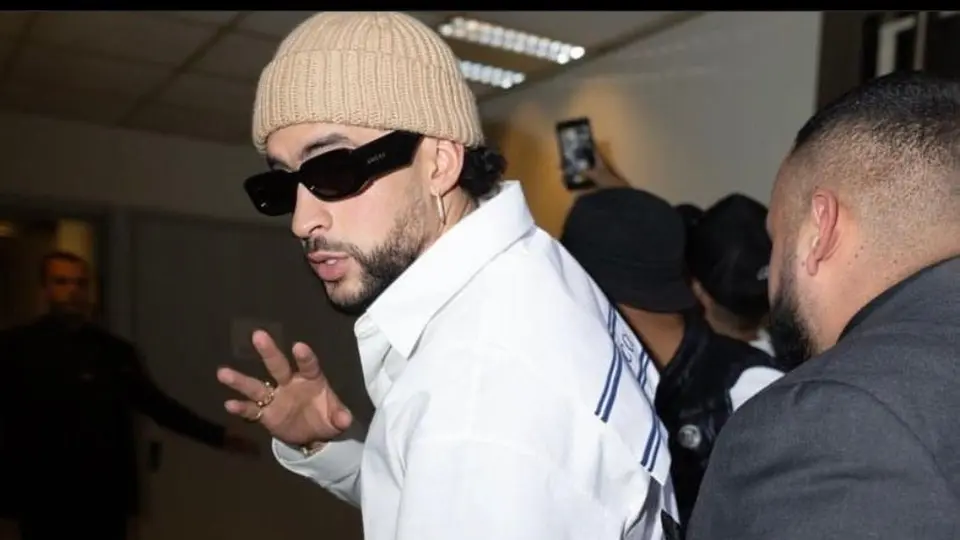 Bad Bunny revela adelantos de su nueva canción a través de WhatsApp