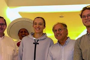 Iga Swiatek llega a Cancún a ritmo de mariachi para disputar WTA Finals