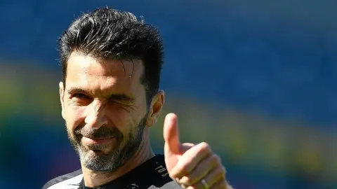 Gianluigi Buffon es el nuevo jefe de la delegación italiana de futbol
