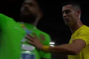 Cristiano Ronaldo agredió a aficionado durante los Playoffs de la Champions League