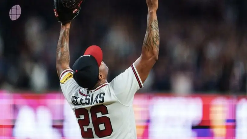 Bravos remontan diferencia de seis carreras y vencen a los Cubs