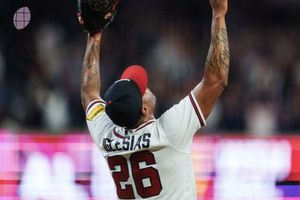 Bravos remontan diferencia de seis carreras y vencen a los Cubs