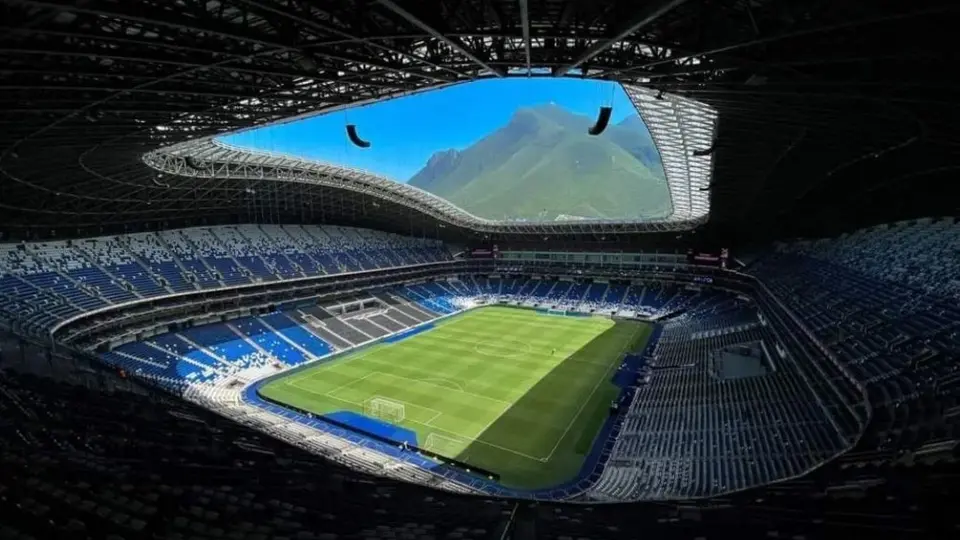 Partido entre Rayados de Monterrey y Santos Laguna es aplazado tras mal estado de la cancha