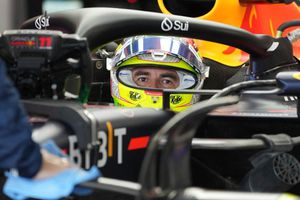 Red Bull rechaza solicitud de Checo Pérez para cambiar configuración en su RB19