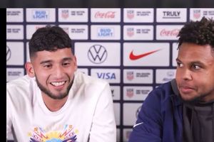 Weston McKennie se sorprende al escuchar a Ricardo Pepi hablar español