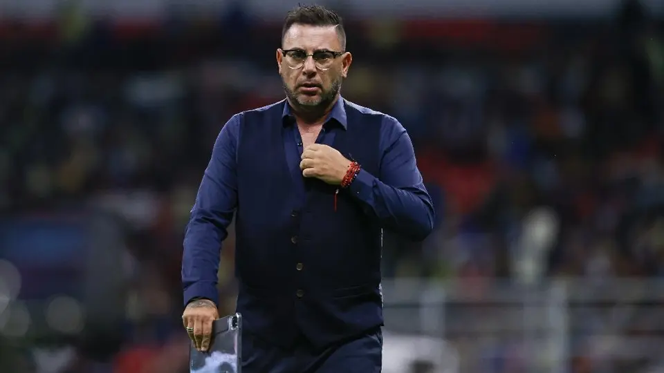 Turco Mohamed fue multado por la FMF tras sus declaraciones y señas en el Clásico Capitalino