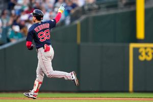 Alex Verdugo pega cuadrangular en la victoria de los Red Sox ante Mariners