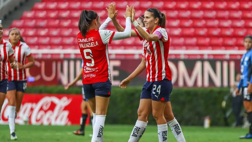 Alicia Cervantes lidera el triunfo de Chivas Femenil contra el Querétaro