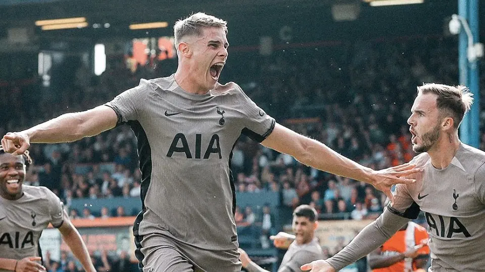 Tottenham Hotspur venció por la mínima al Luton en el arranque de la jornada en la Premier