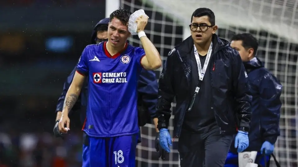 Cruz Azul: Rodrigo Huescas se encuentra hospitalizado tras choque de cabeza
