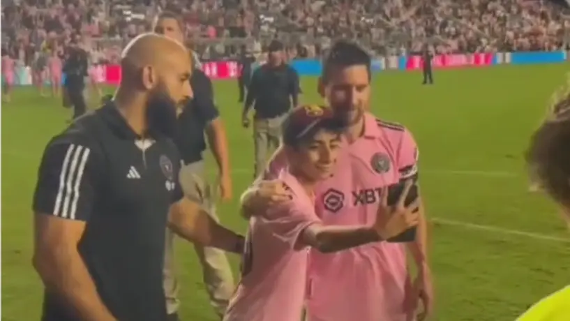 Guardaespaldas de Messi evitó que aficionado tuviera un abrazo de Lionel