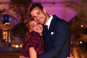 Esposa de Sergio Rico comparte la primera foto del portero del PSG en el hospital