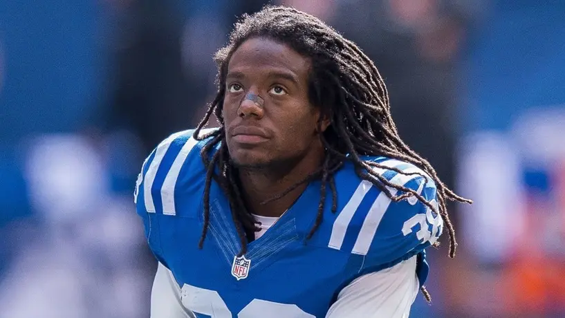 Se revela VIDEO de Sergio Brown peleando con policía mexicana tras arresto por presunto asesinato