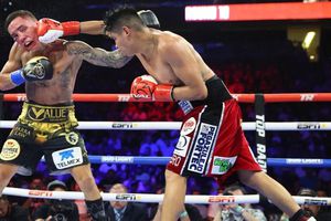 Óscar Valdez rompe en llanto tras perder ante Vaquero Navarrete en Arizona