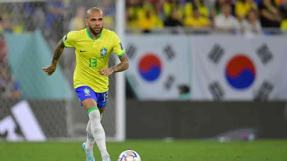 Expareja de Dani Alves y madre de sus hijos retira su apoyo: "Para mí ha muerto"