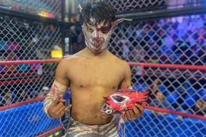 Spyder Fly sale victorioso en el Castillo del Terror