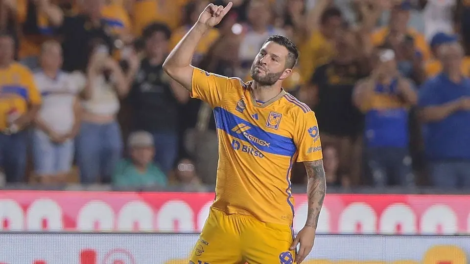 ¡Brilla en todo! Gignac sorprende encestando de espaldas y de media cancha