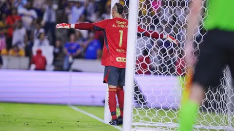 Nahuel Guzmán pasó de ser 'mimo' y 'mago' ante Whitecaps, a 'equilibrista' contra Monterrey