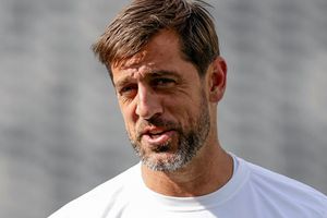¡No está descartado! Aaron Rodgers aún podría tener actividad con los Jets esta temporada