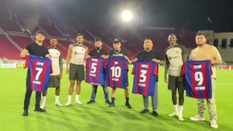 Jugadores del FC Barcelona conviven con la banda Fuerza Regida