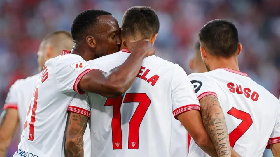César Montes: Sevilla aplasta en casa a Almería; el mexicano fue titular