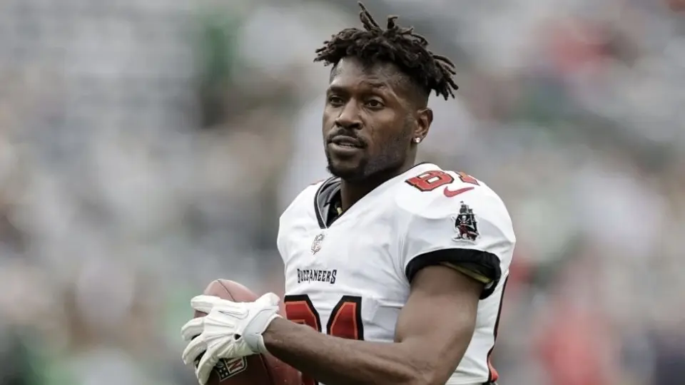 Antonio Brown, exreceptor de los Steelers, es arrestado por no pagar manutención