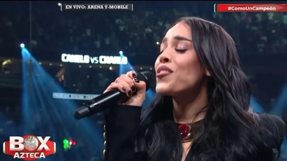 Comentarista de TV Azteca confunde el himno de México con el de EU en pelea de Canelo
