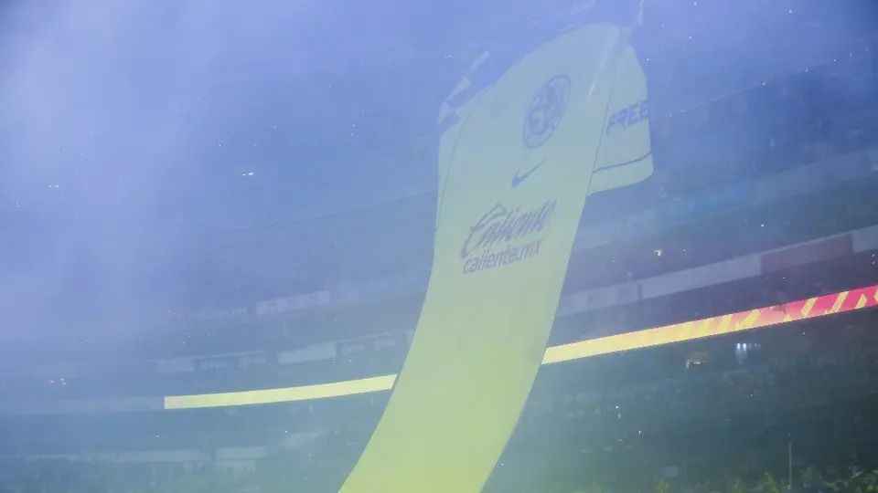 Barras de América y Chivas fueron colocadas en la misma cabecera en el Estadio Azteca