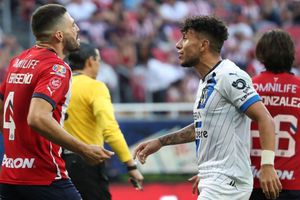 Joao Rojas le dijo a Antonio 'Pollo' Briseño "eres malísimo" en el Chivas vs Rayados