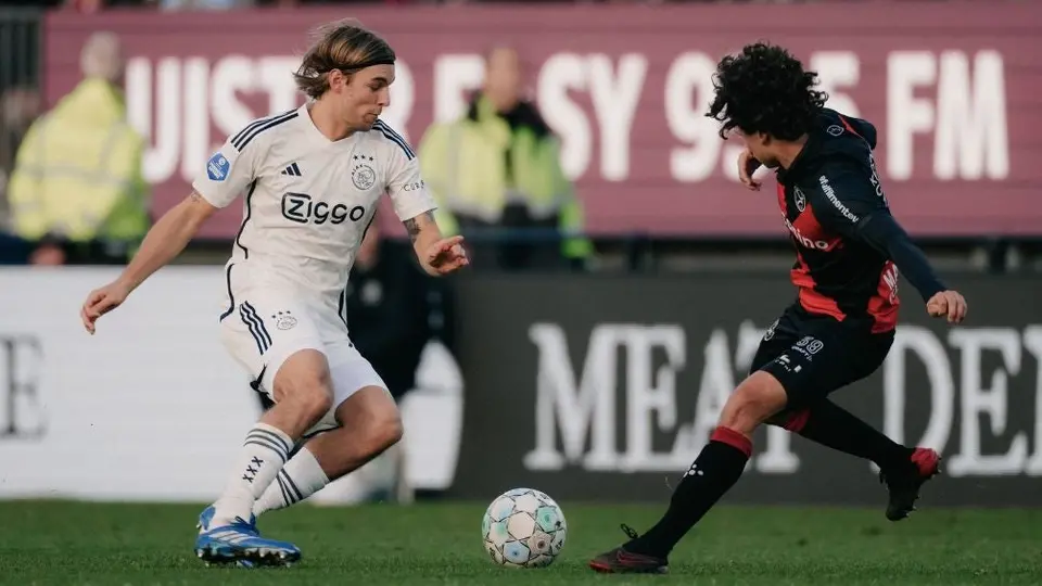 Gol tardío le arrebató la victoria al Ajax por tercer partido consecutivo