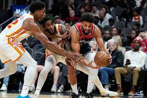 Jugadores de los Atlanta Hawks probaron el pan de muerto y sus reacciones fueron memorables