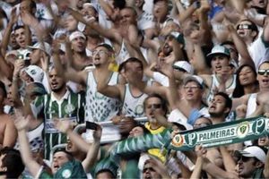 Palmeiras: Aficionados pagan anuncio en Times Square exigiendo refuerzos