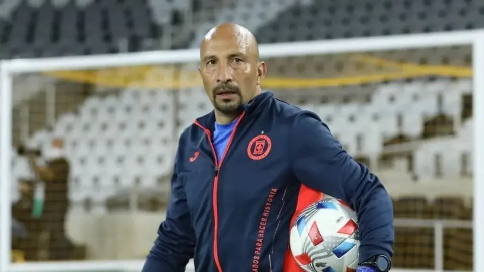 Óscar Pérez confirmó que Cruz Azul sigue en busca de un delantero