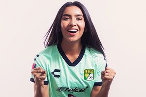 Exjugadora de León anuncia que abrirá cuenta de Página Azul