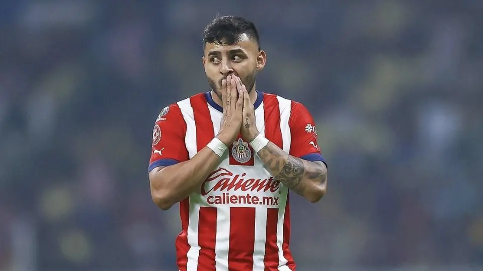 Chivas: Se descarta cambio entre Alexis Vega y Carlos Acevedo