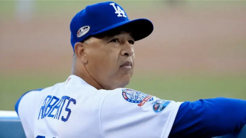 Julio Urías tiene decepcionado y triste al coach de los Dodgers, Dave Roberts