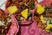 Crean los Barbie-Tacos en diferentes taquerías de México