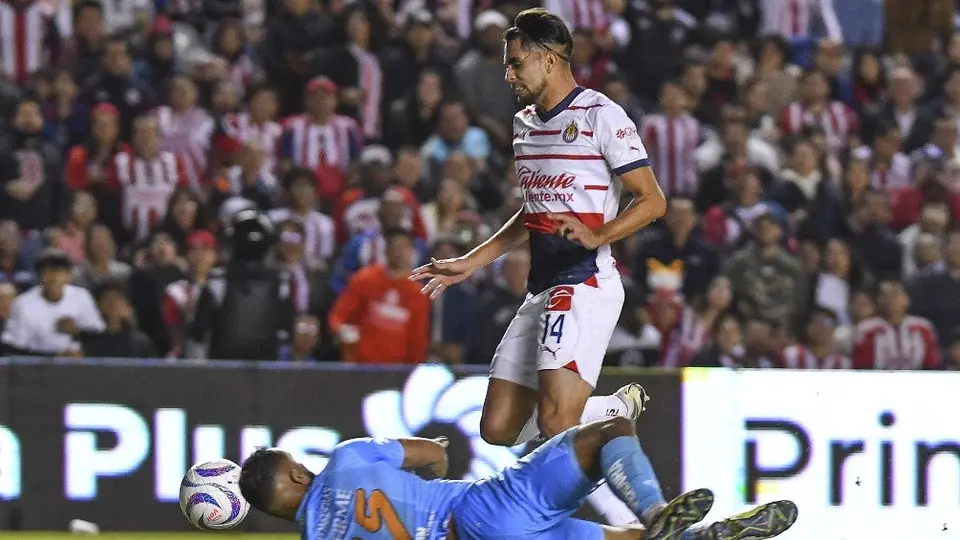 Querétaro despidió a Ricardo Marín tras expulsión con ‘himno’ chiva
