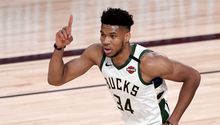 Giannis Antetokounmpo renovó su contrato con los Bucks de Milwaukee