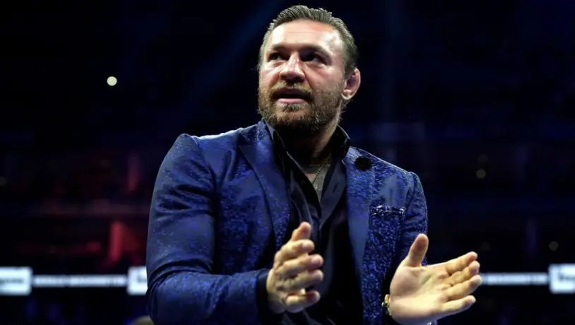 Conor McGregor irrumpe ring previo a pelea entre Anthony Joshua y Robert Helenius