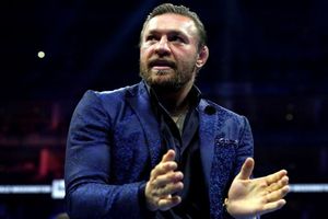 Conor McGregor irrumpe ring previo a pelea entre Anthony Joshua y Robert Helenius