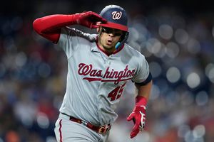 Joey Meneses conecta dos cuadrangulares en victoria de los Nationals sobre Phillies