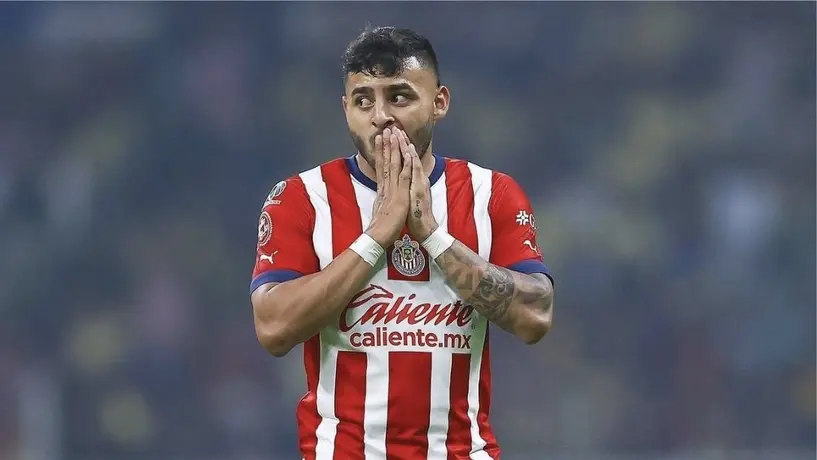Álvaro Morales explota contra Alexis Vega tras indisciplina: "Vas a acabar como un indigente"