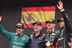 Red Bull: Helmut Marko asegura que solo Fernando Alonso puede vencer a Verstappen