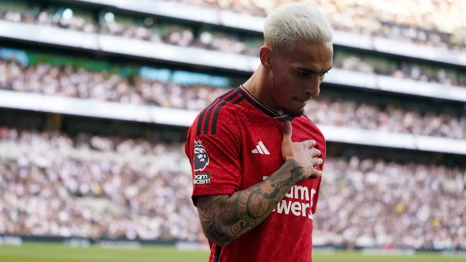 Antony, separado del Manchester United por denuncias de supuesta violencia física contra su exnovia