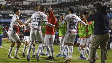 Chivas celebra al estilo "La Monja de la Feria" el gol de Roberto 'Piojo' Alvarado