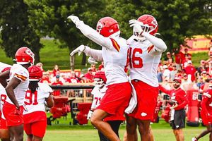 Fan de los Kansas City Chiefs es acusado tras robar un banco con un arma