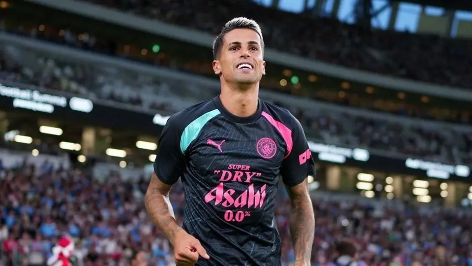 Cancelo y João Félix aguardan a que el FC Barcelona los fiche