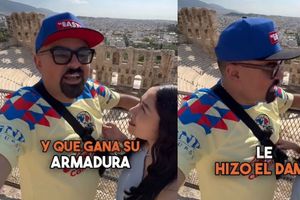 Tiktoker aficionado del América 'da clase' de los Caballeros del Zodiaco desde ruinas griegas