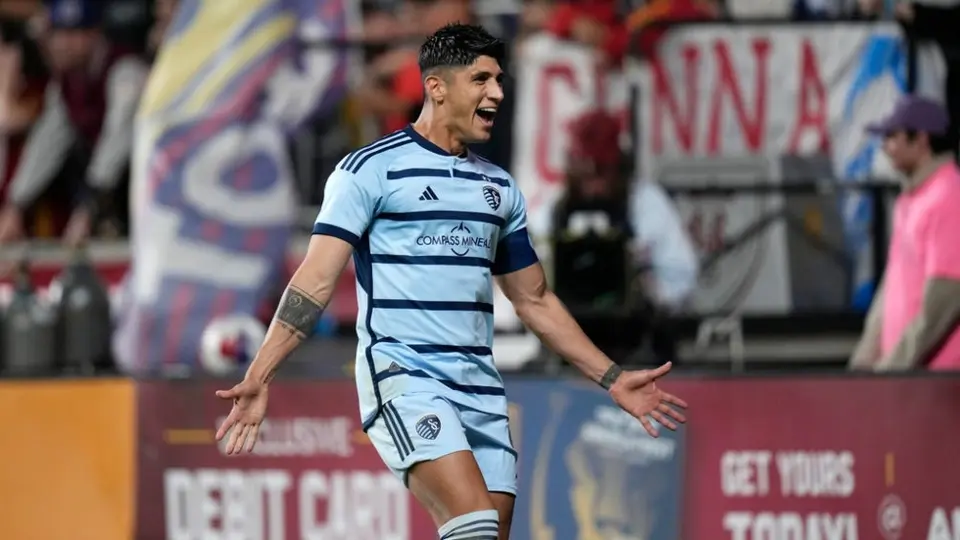 Alan Pulido anota en la victoria del Sporting Kansas City ante Real Salt Lake